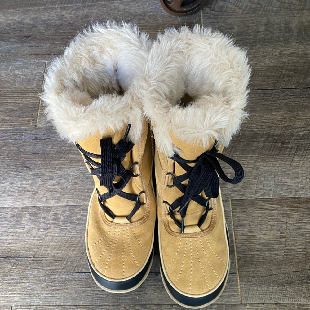 Adorable, comfy, and warm winter boots! Waterproof and snow proof!